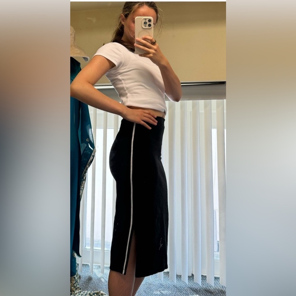 Stretchy and Sporty Black midi‎ Skirt